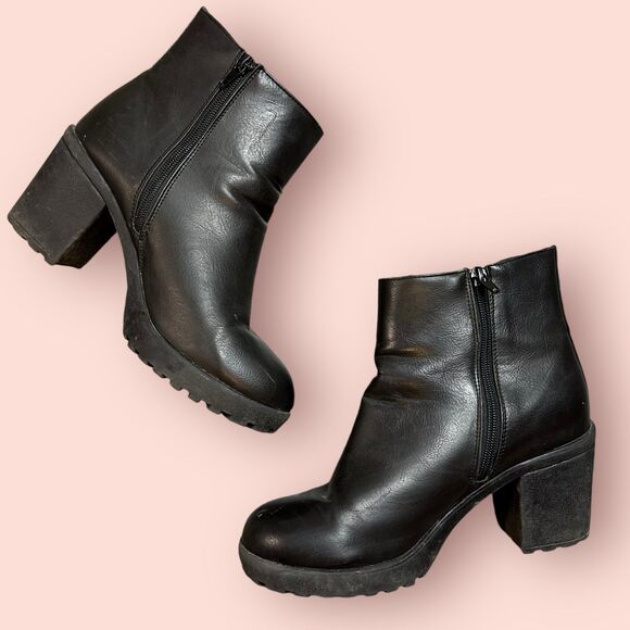 Shi 90s Chunky 3” Heel Side Zip Boots Black Vegan Leather Size 8 - Picture 3 of 8